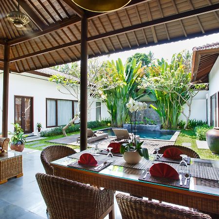 Ubud Raya Villa Exterior photo