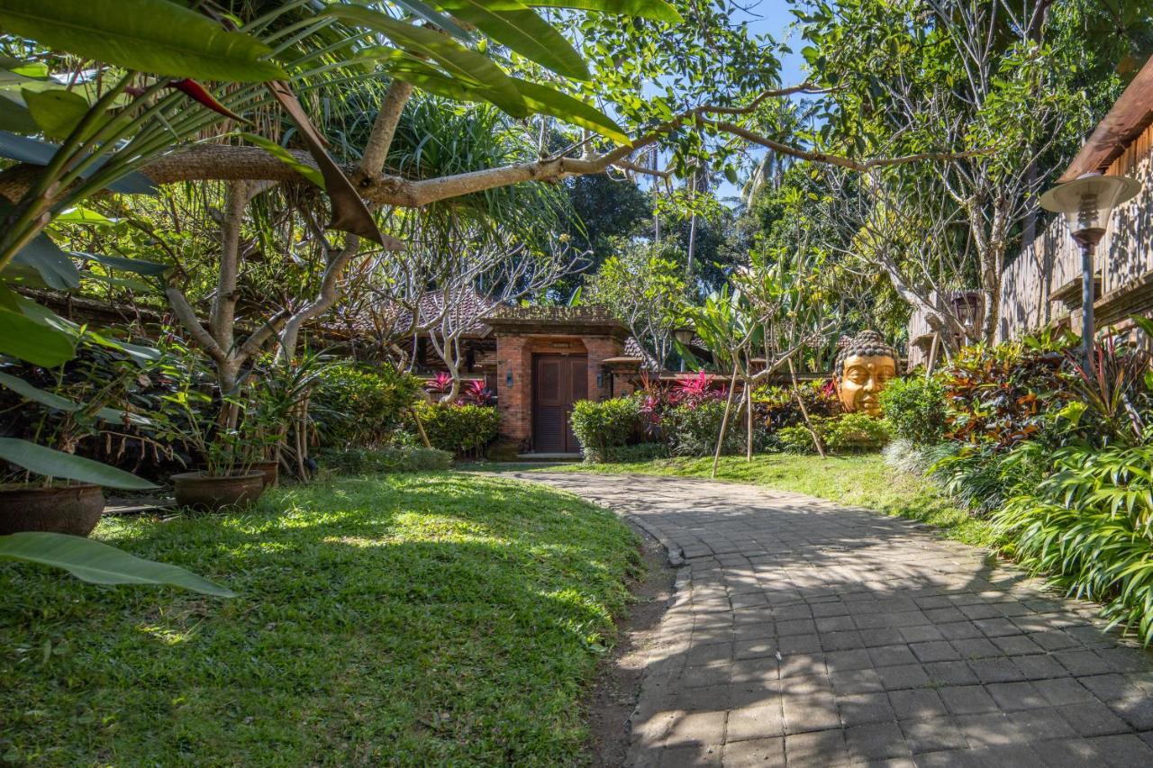 Ubud Raya Villa Exterior photo