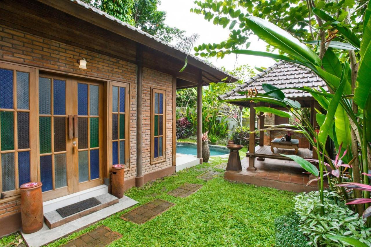 Ubud Raya Villa Exterior photo