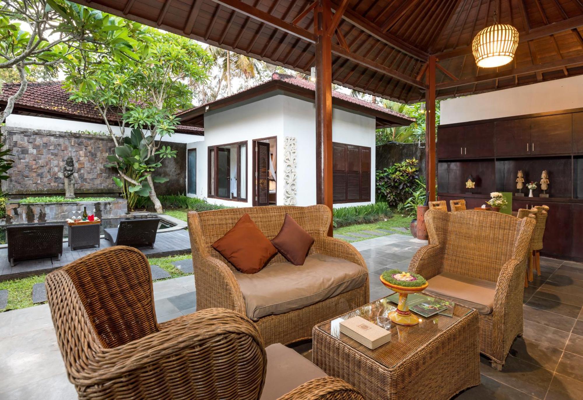 Ubud Raya Villa Exterior photo