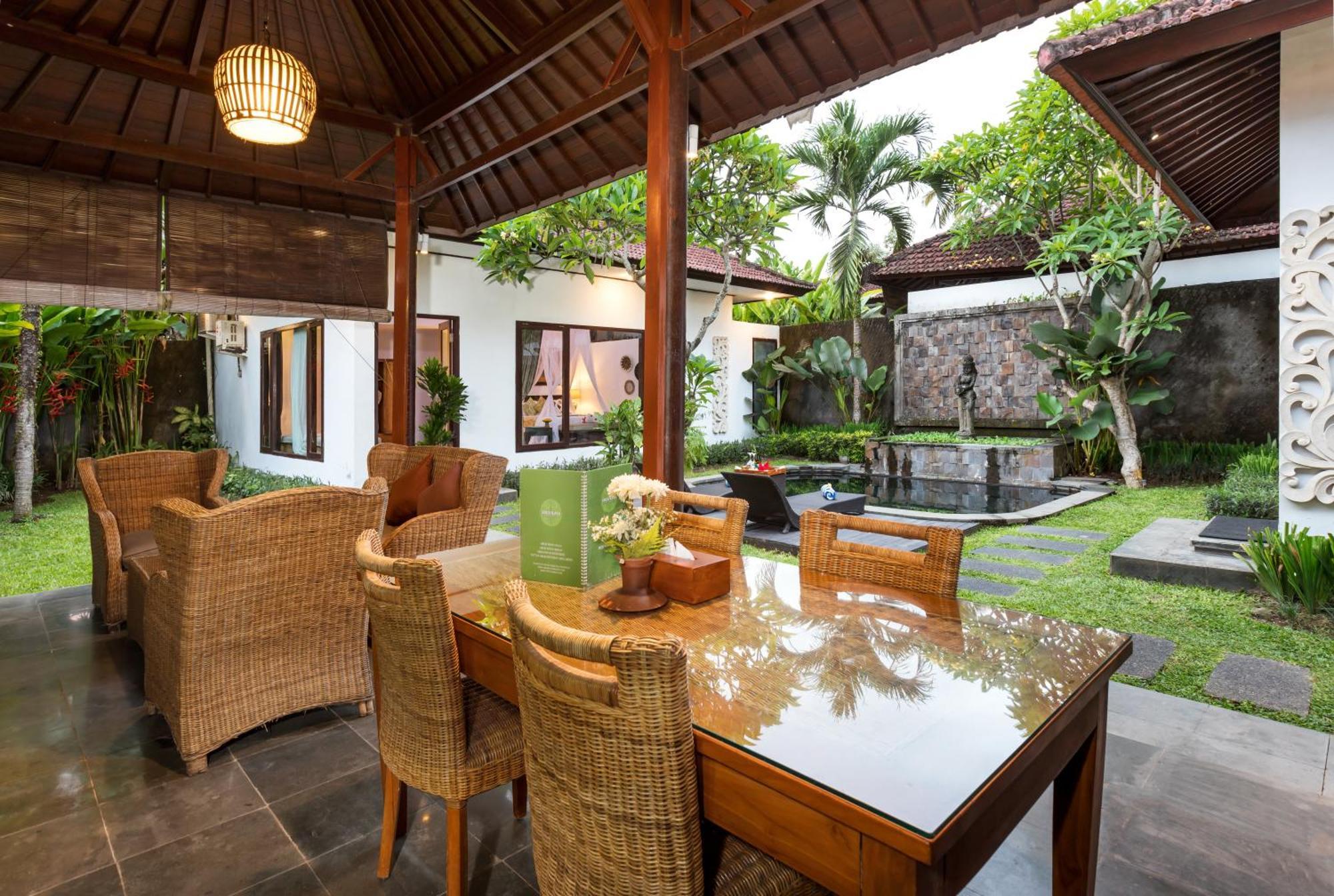 Ubud Raya Villa Exterior photo