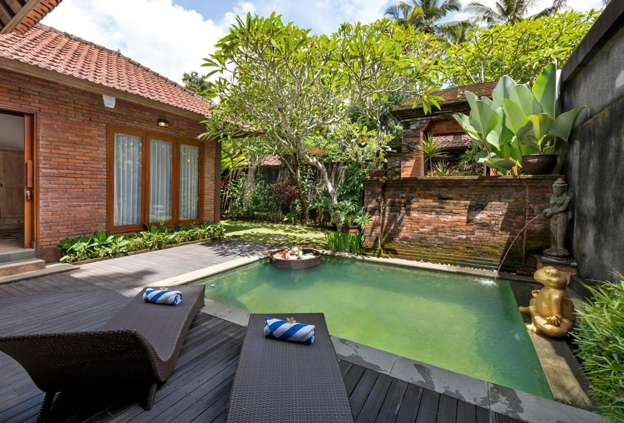 Ubud Raya Villa Exterior photo