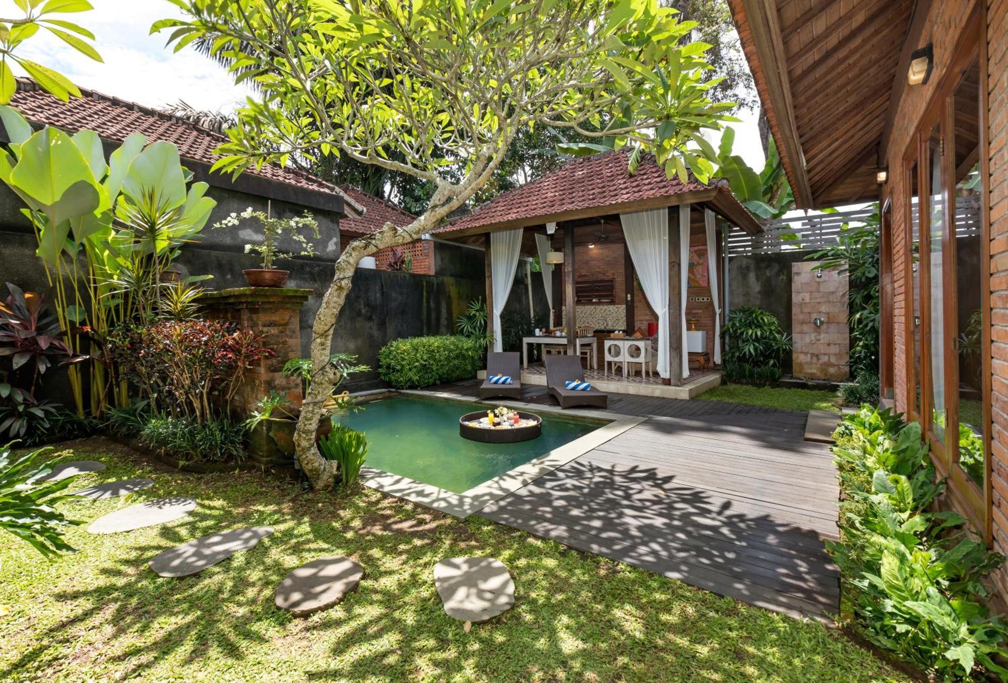 Ubud Raya Villa Exterior photo