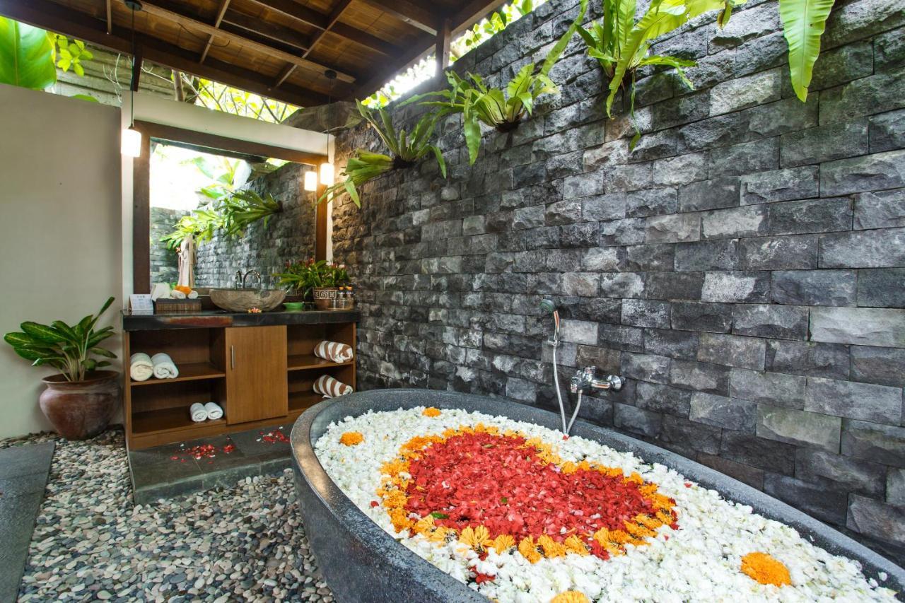 Ubud Raya Villa Exterior photo